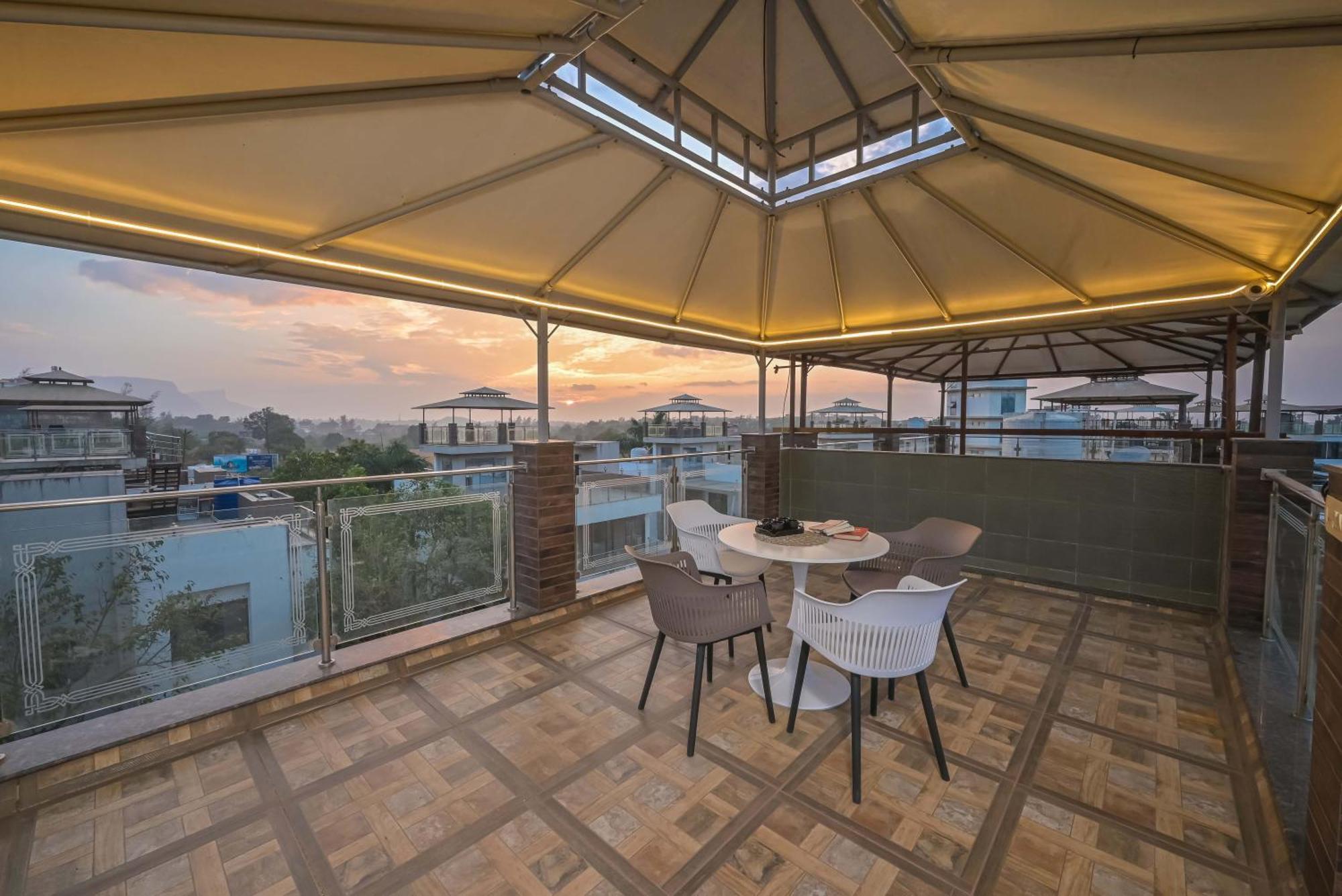 Azure Retreat Villa By Tropicana Stays Lonavala Luaran gambar